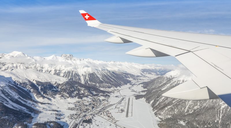 CS100 de SWISS et la patrouille de Suisse à ST-Moritz