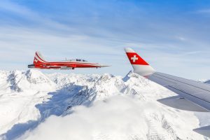 CS100 de SWISS et la patrouille de Suisse à ST-Moritz