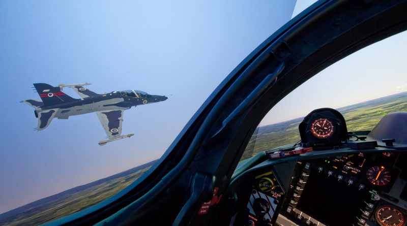 RAAF_Hawk_FMS_Formation_2