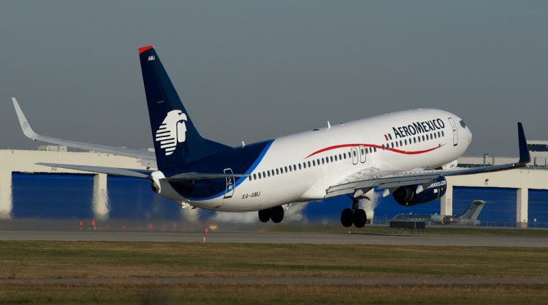 B 737-800 next Gen departing Montréal-Trudeau