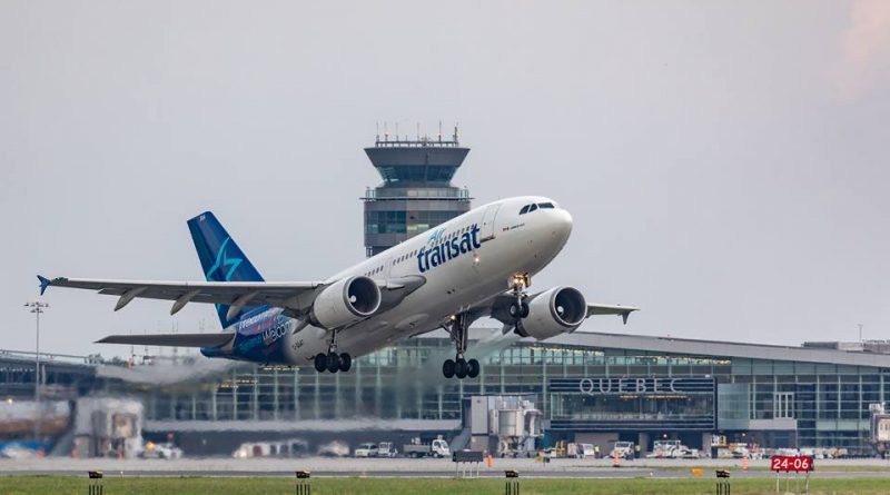 A310 d'Air Transat au départ de YQB