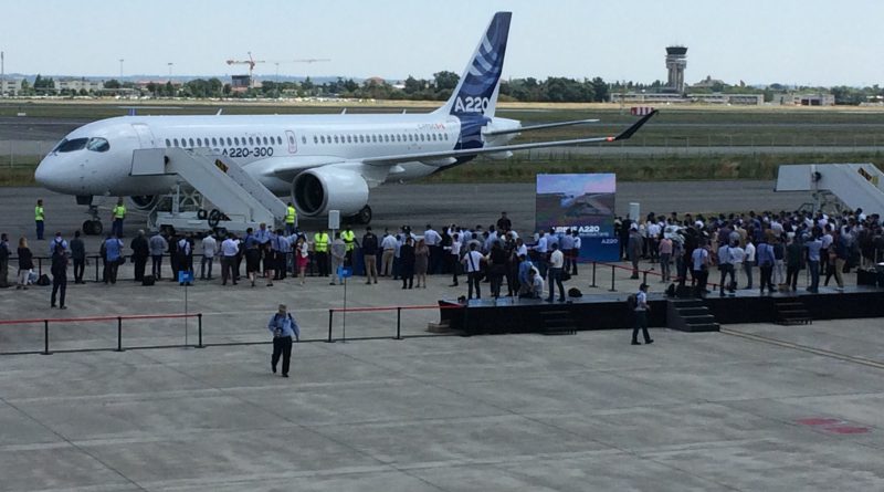 Dévoilement de l'Airbus A220-300