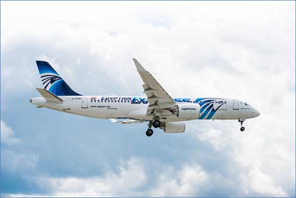 Le premier A220-300 d'EgyptAir complétant son premier vol