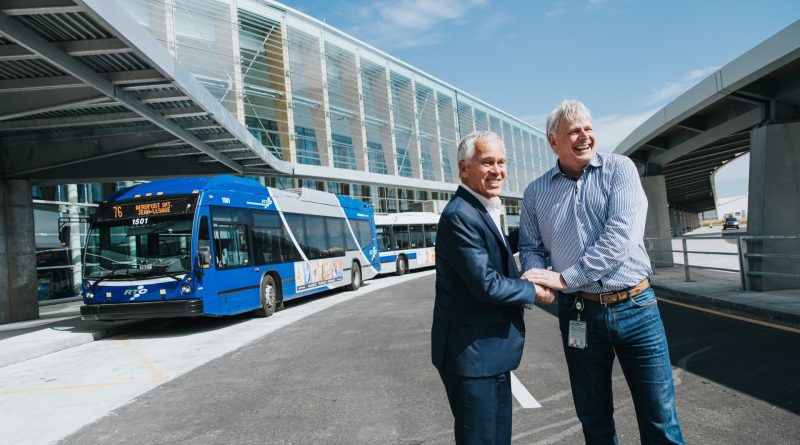 Inauguration des parcours d'autobus à YQB