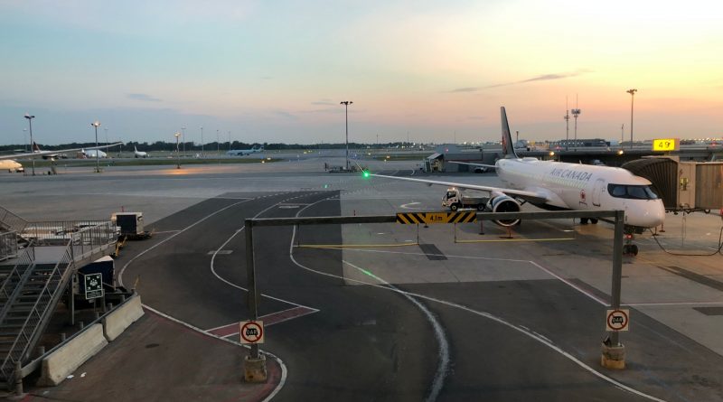 A220-300 Air Canada à la barrière