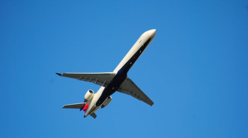 MHI RJ Aviation CRJ-900