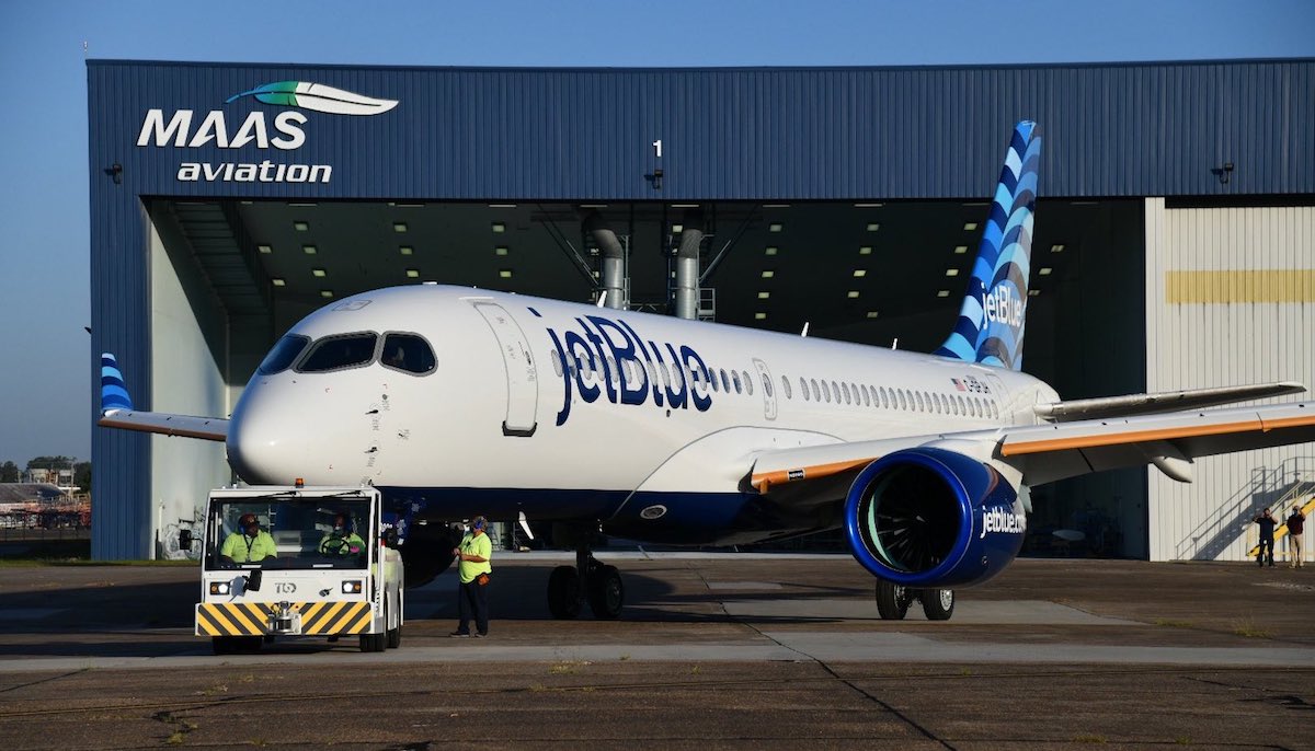 Jetblue reçoit son premier A220300 Les Ailes du Québec