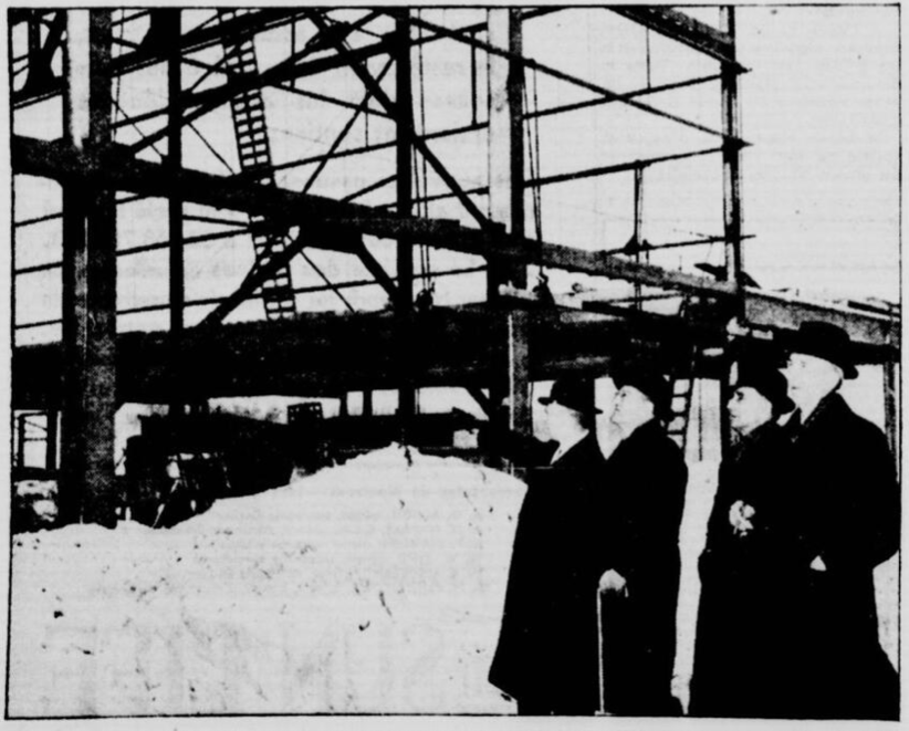 Hangar d'AC en construction La Patrie février 1941. La photo avait été fournie par Air Acanada. Source, les archives numériques de la Bibliothèque nationale