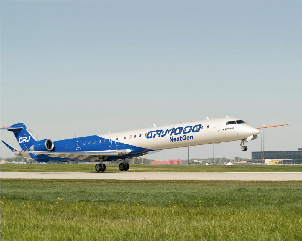 Premier vol CRJ 1000 à Mirabel