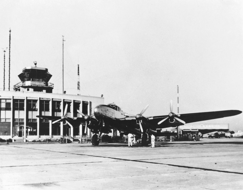 Aéroport Montréal-Trudeau dans les années 50