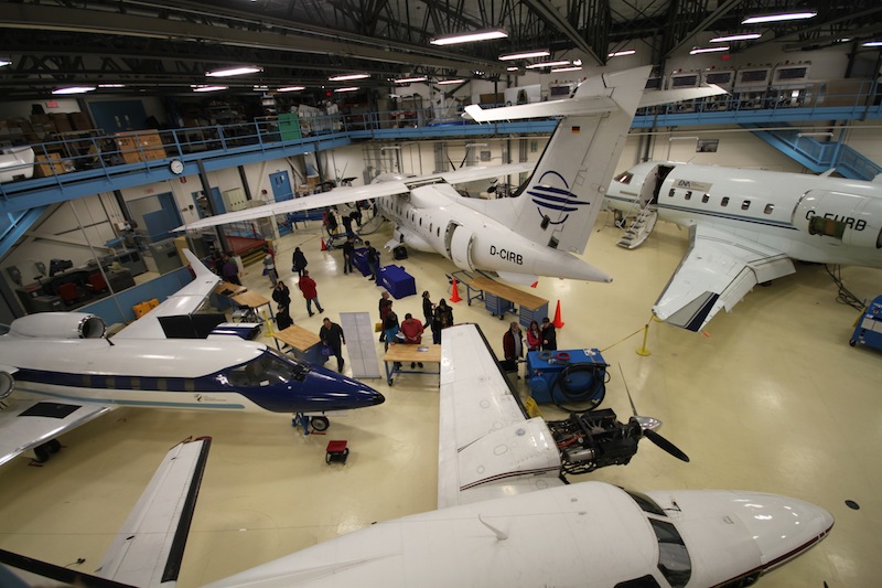 Un des hangars de l'ÉNA