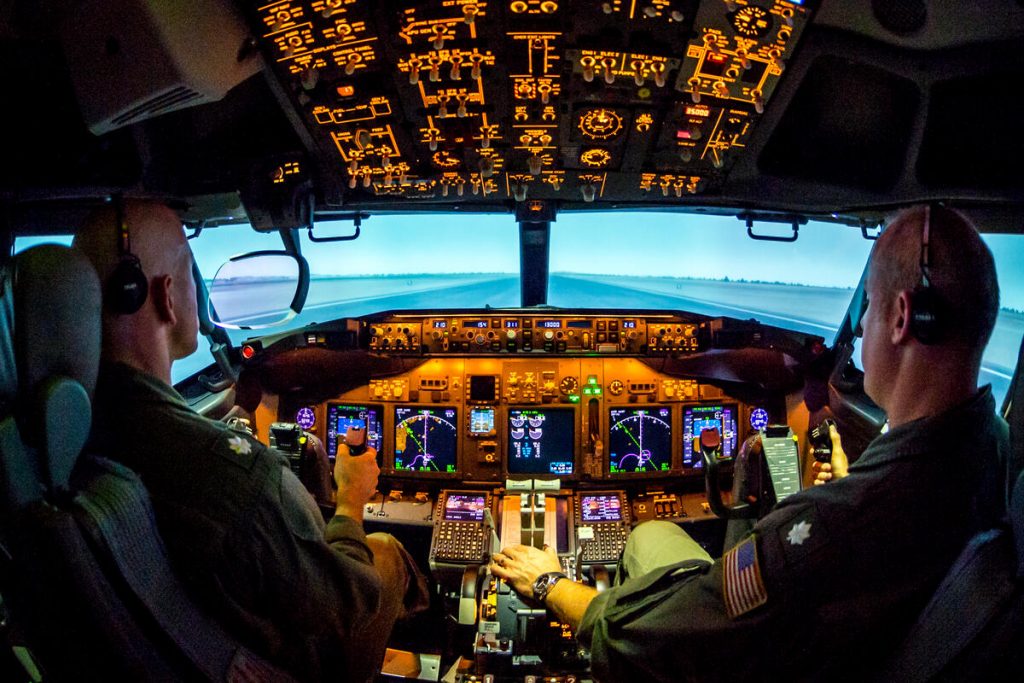 Poste de pilotage du P-8A Poseidon