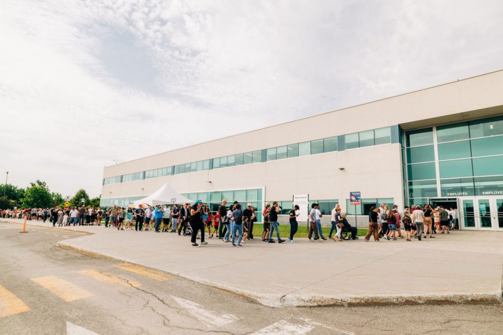 File d'attente pour rentrer dans l'usine